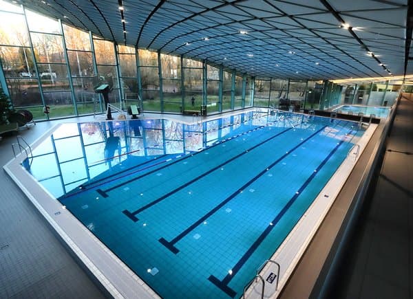 Hallenbad Aqualouis und Freibad Sonnenbad